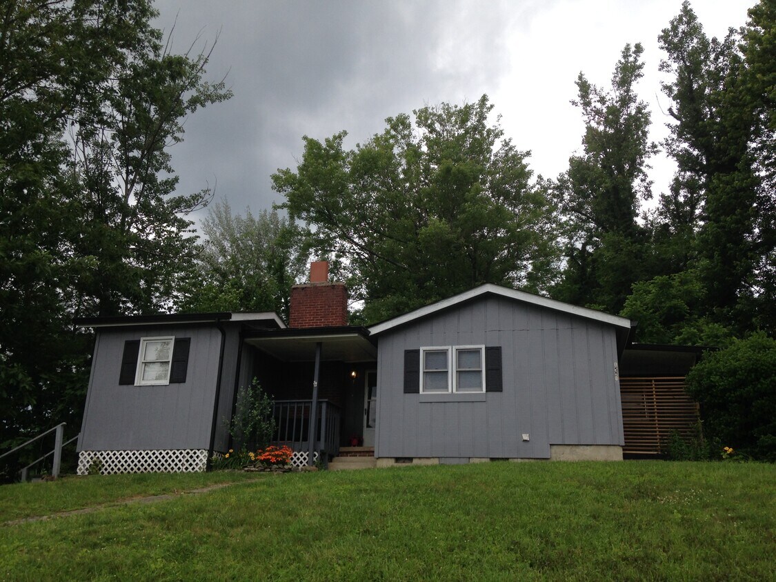 Primary Photo - 155 Clement St