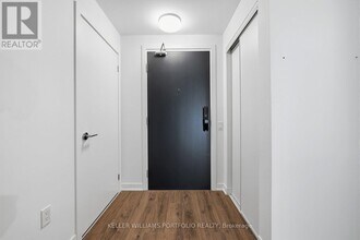 Building Photo - 395 Dundas St W
