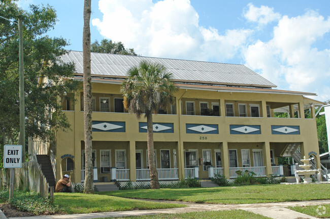 Foto del edificio - East Graves Avenue Apartments