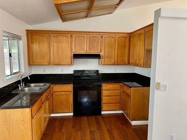 Foto del edificio - 3301 Jamestown Dr