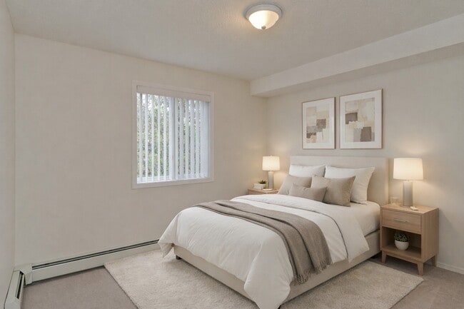 Building Photo - Somerset Pointe