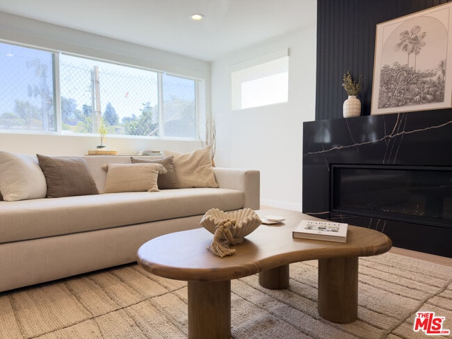 Foto del edificio - 2220 Aaron St