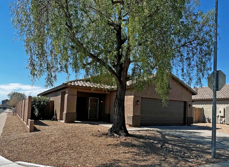 Foto principal - 8807 W Shaw Butte Dr