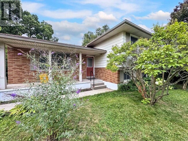 Building Photo - 32 Rollscourt Gardens