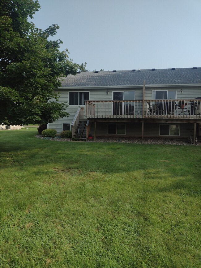 Foto del edificio - 1025 Pine Cone Ln
