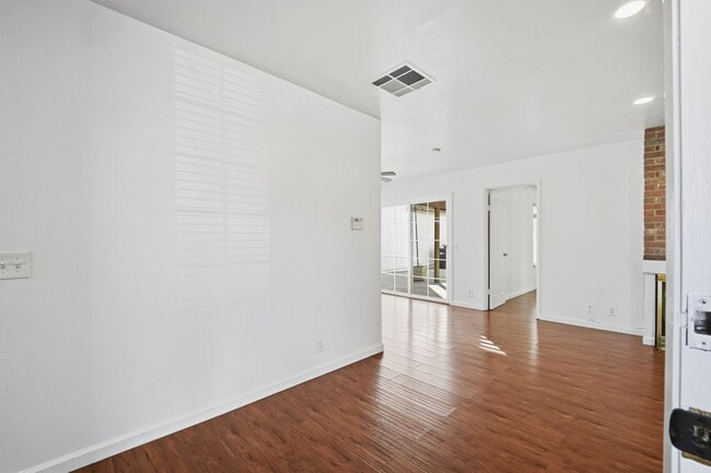 Building Photo - 41 Orchard