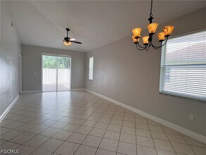 Building Photo - 3636 Pine Oak Cir