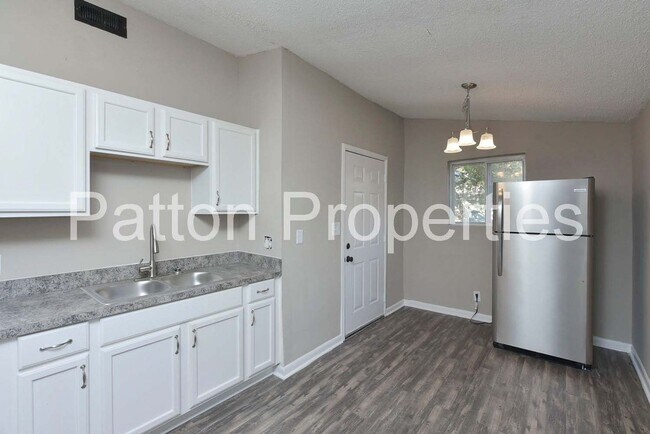 Building Photo - Alta Vista Home