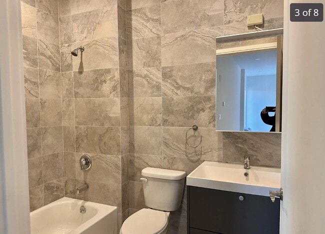 Foto del edificio - 246 Grove Ave