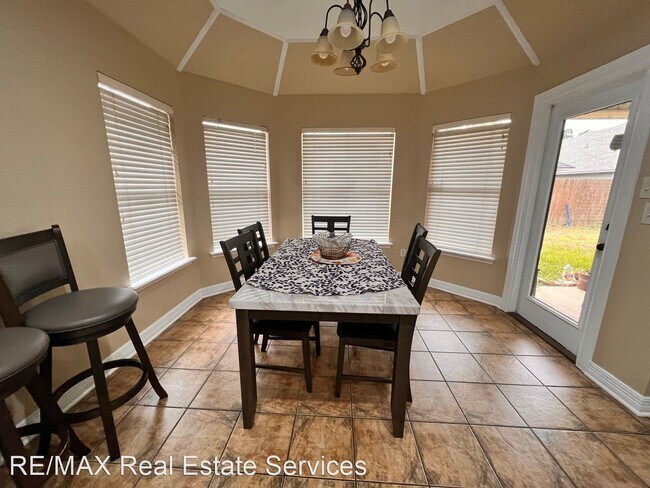 Building Photo - 4 br, 3 bath House - 141 Clearbrooke Drive