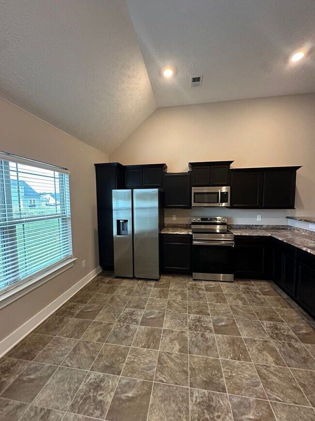 Foto del edificio - Welcome to your new 4 Bed 2.5 Bath sanctuary!
