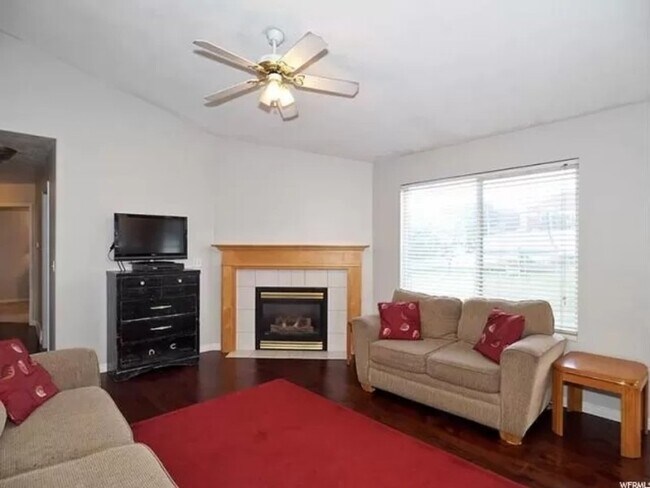 Foto del edificio - 4881 Cave Peak Dr