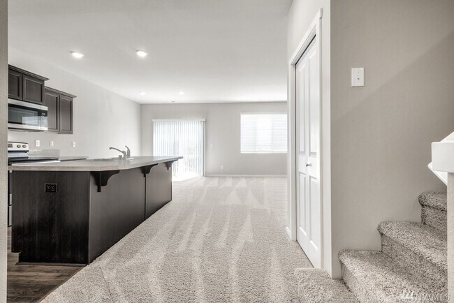 Foto del edificio - Listed For Rent