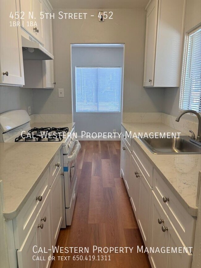 Foto del edificio - 452 N 5th St