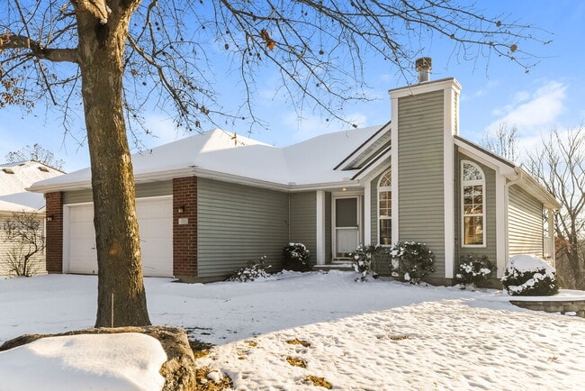 Building Photo - 2014 Mantilla Ln