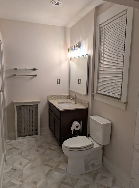 Foto del edificio - 6342 Crombie St
