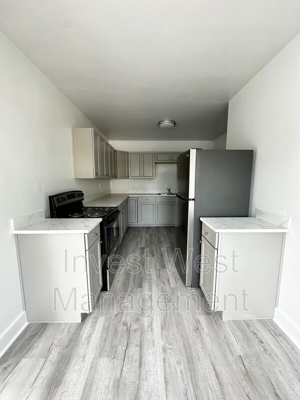 Foto del edificio - 615 NE 6th Ave