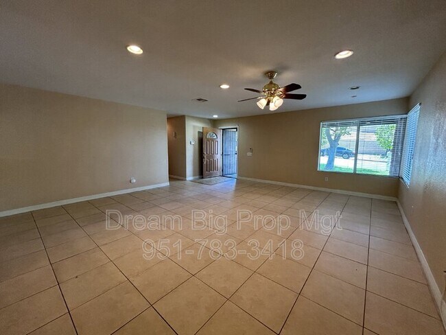Foto del edificio - 5975 Baldwin Ave