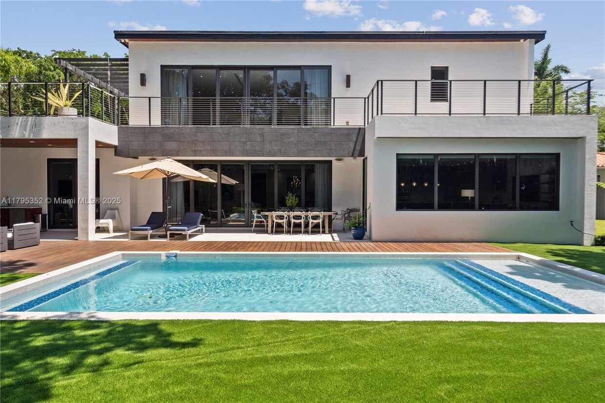 Foto principal - 58 Bay Heights Dr