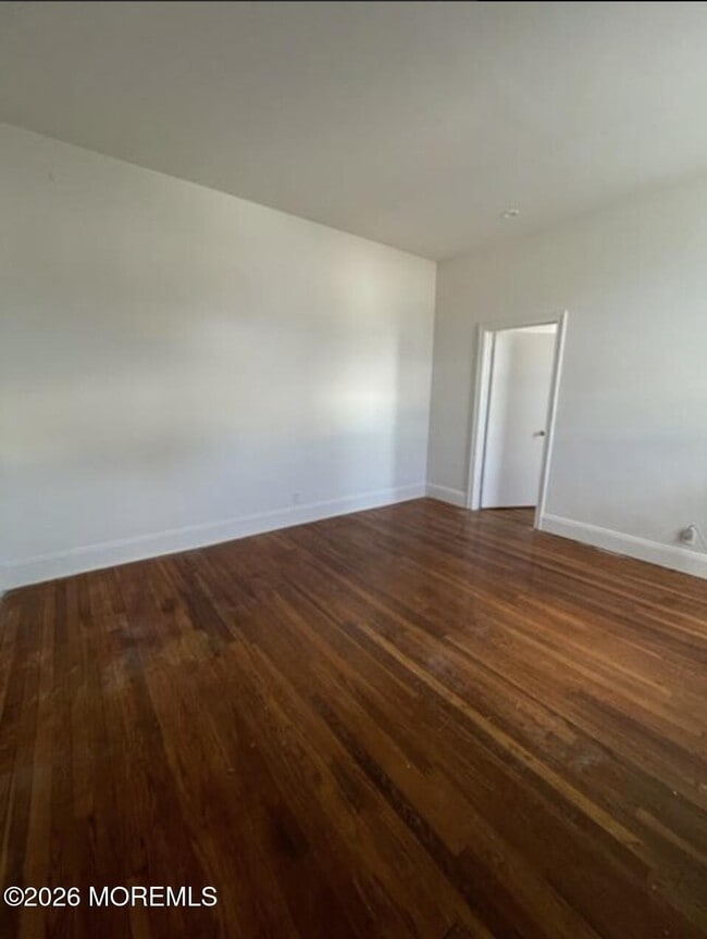 Building Photo - 24 Bay Ave