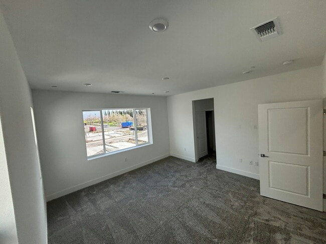 Building Photo - 344 N Geyserville Wy