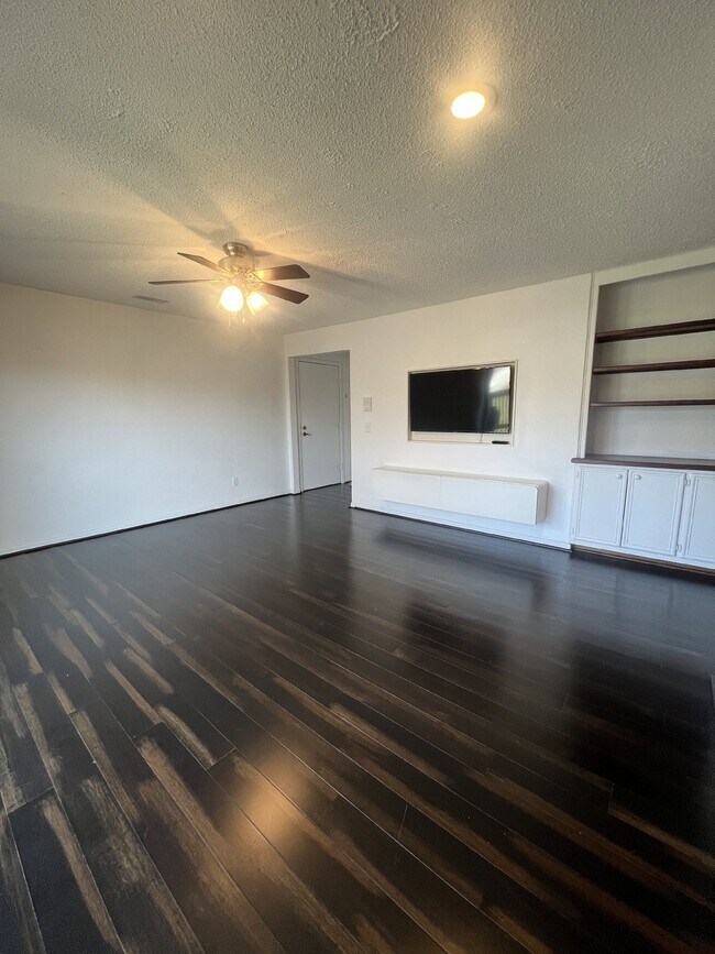 Foto del edificio - 9309 Sandler Dr