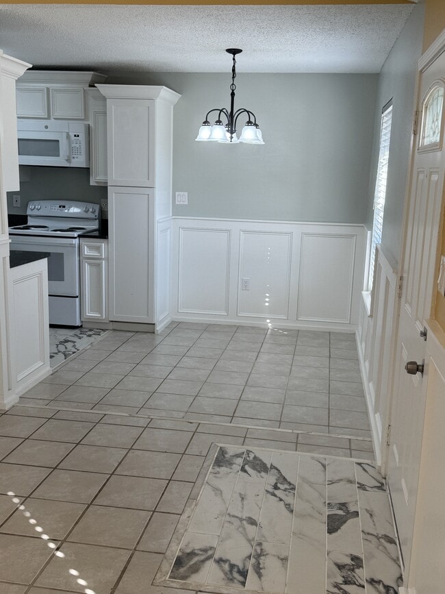 Building Photo - 10604 Sharp Blvd