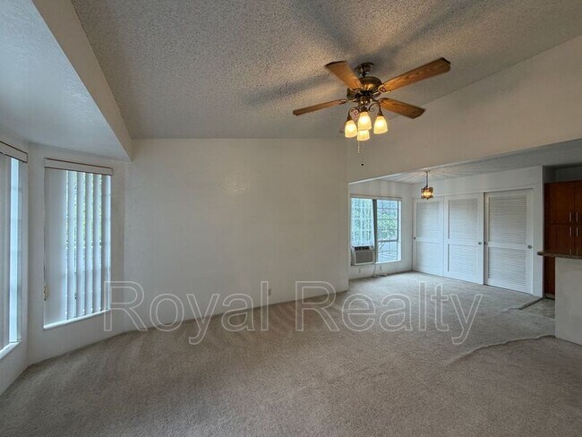 Foto del edificio - 528 Mananai Pl