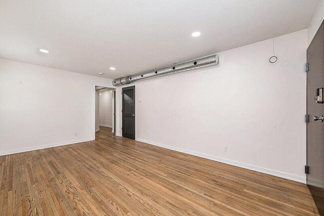 Building Photo - 116 N 32nd Ave