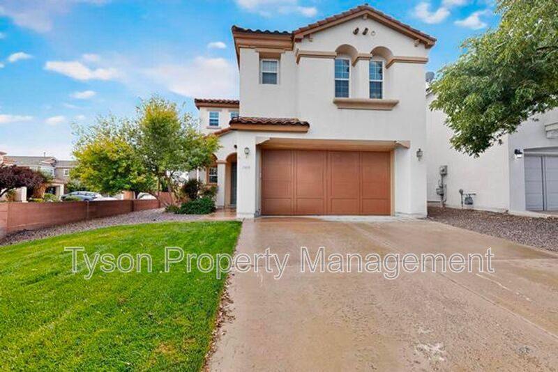 Foto principal - 1032 Clear Creek Ct