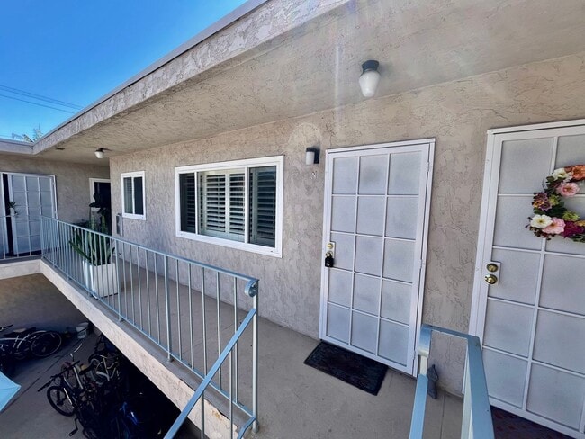 Building Photo - Updated 1B 1BA Condo in Pacific Beach!