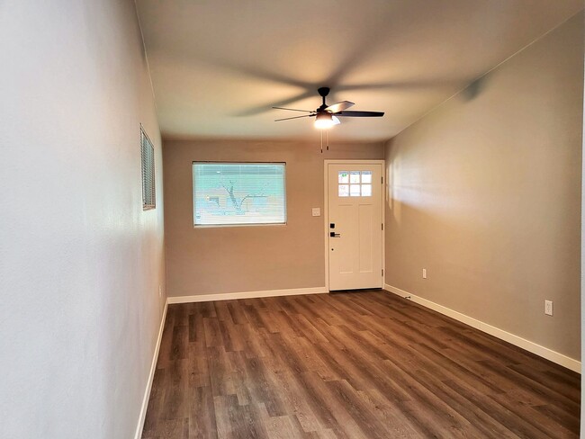 Building Photo - TOTAL REMODELED HOME IN TEMPE!!!