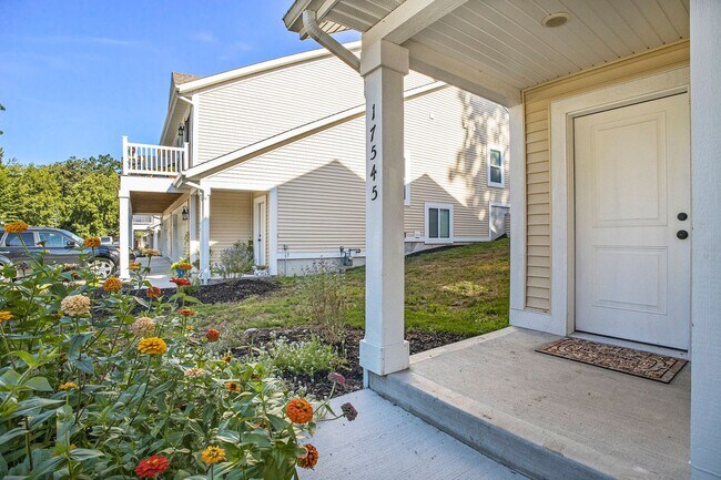 Foto del edificio - 17539 Beechwood Ln