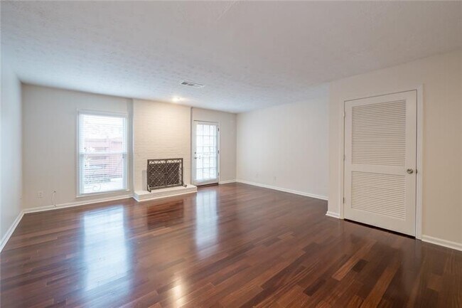 Building Photo - 605 Wedgewood Dr