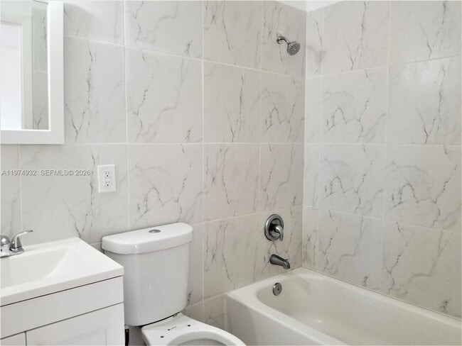 Foto del edificio - 50 W 4th St