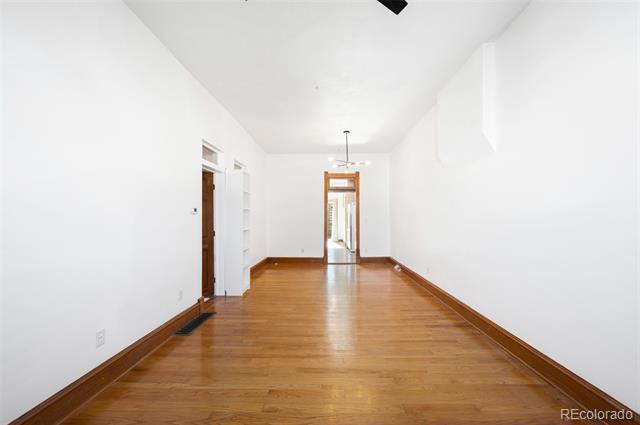 Foto del edificio - 326 E Dakota Ave