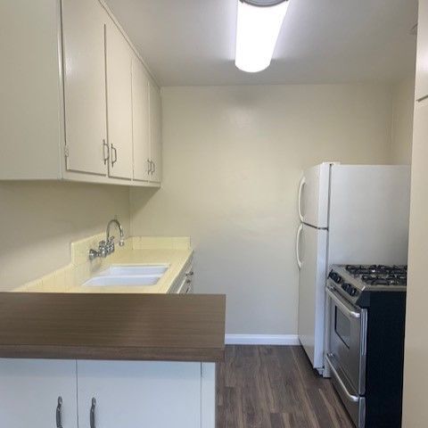 Foto del edificio - 6701 Wilkinson Ave