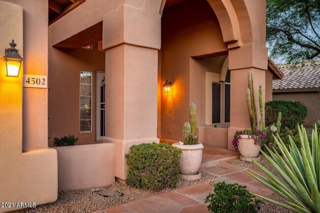 Building Photo - 4502 E Barwick Dr