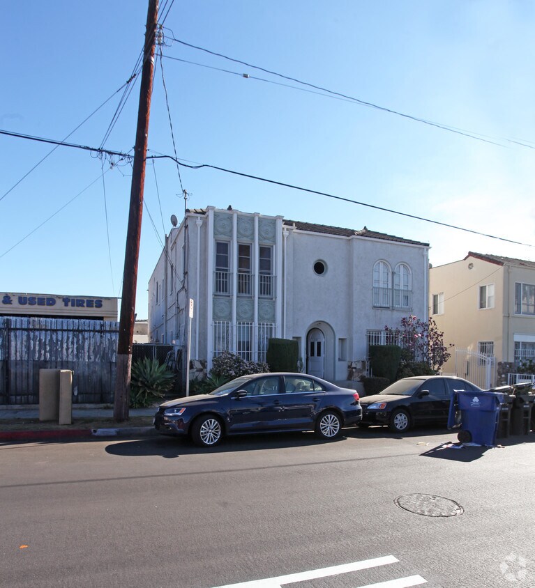 Foto del edificio - 1278 N Kingsley Dr