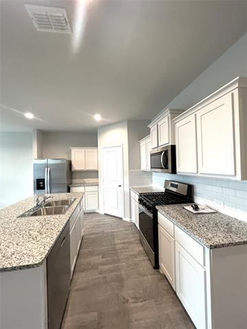Foto del edificio - 8520 Acorn Cir