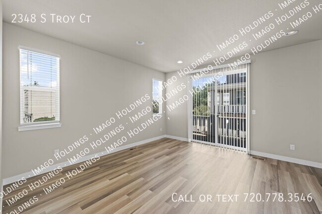 Foto del edificio - 2348 S Troy Ct
