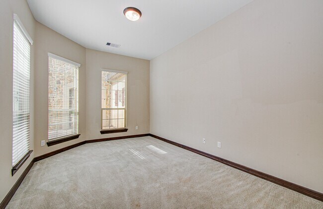 Foto del edificio - 5711 Avon Landing Ln