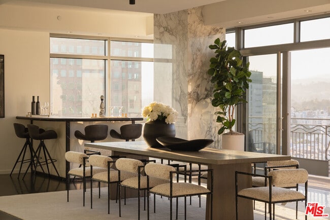 Foto del edificio - 10800 Wilshire Blvd