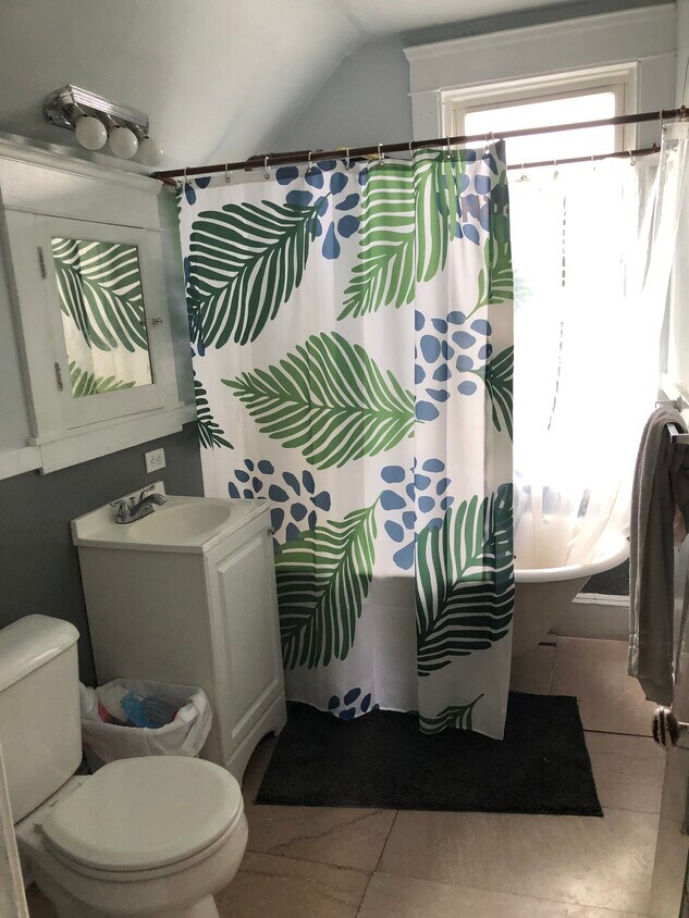 Bathroom - 1908 E 123rd St