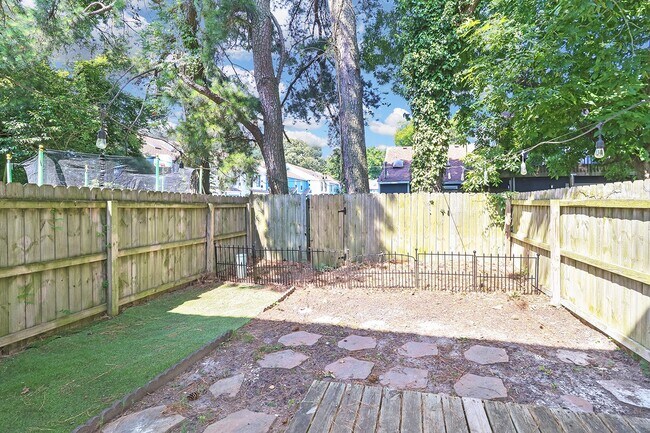 Building Photo - 2140 Kimball Cir