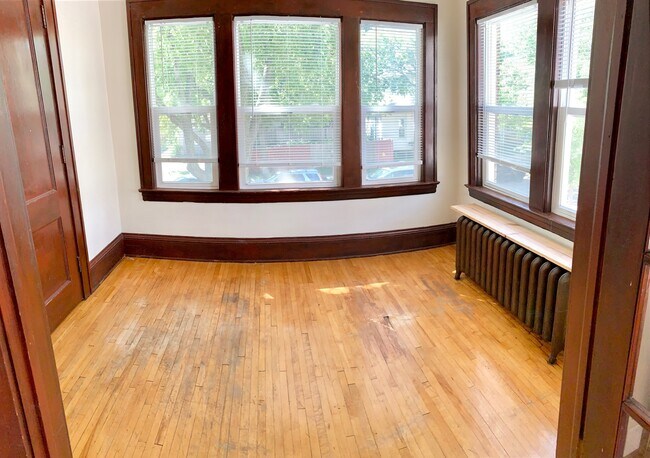Building Photo - 712 West 32nd Street