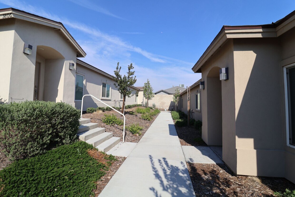 Foto principal - Northview Meadows Luxury Duplexes