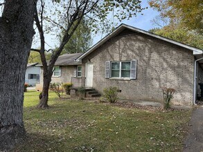 Building Photo - 3815 Woodlake Dr Building Photo - 3815 Woodlake Dr