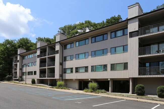 Building Photo - 41 Mt Kemble Ave