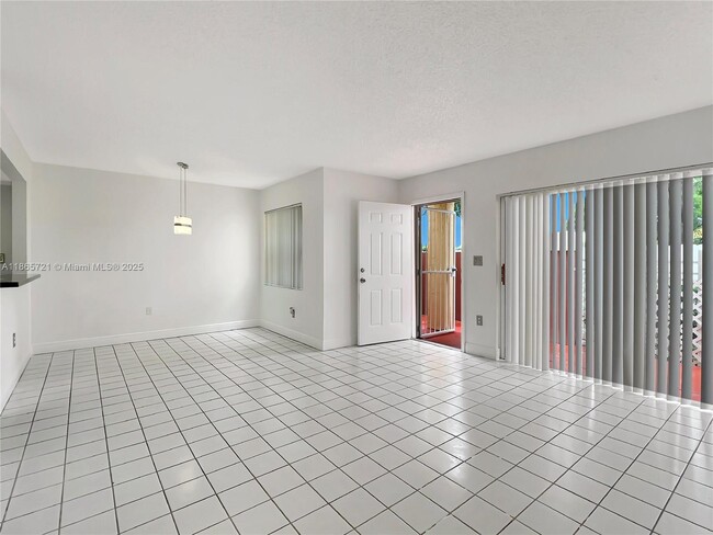 Building Photo - 8515 NW 3rd Ln